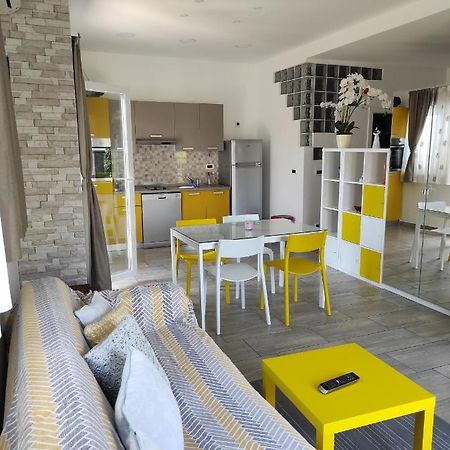 White Pigeon Apartment Split Bagian luar foto